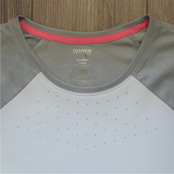 Danskin Now Semi Fitted Dri Fit Shirt Women's SZ M (8-10) Athletic Breathable - Picture 3 of 10